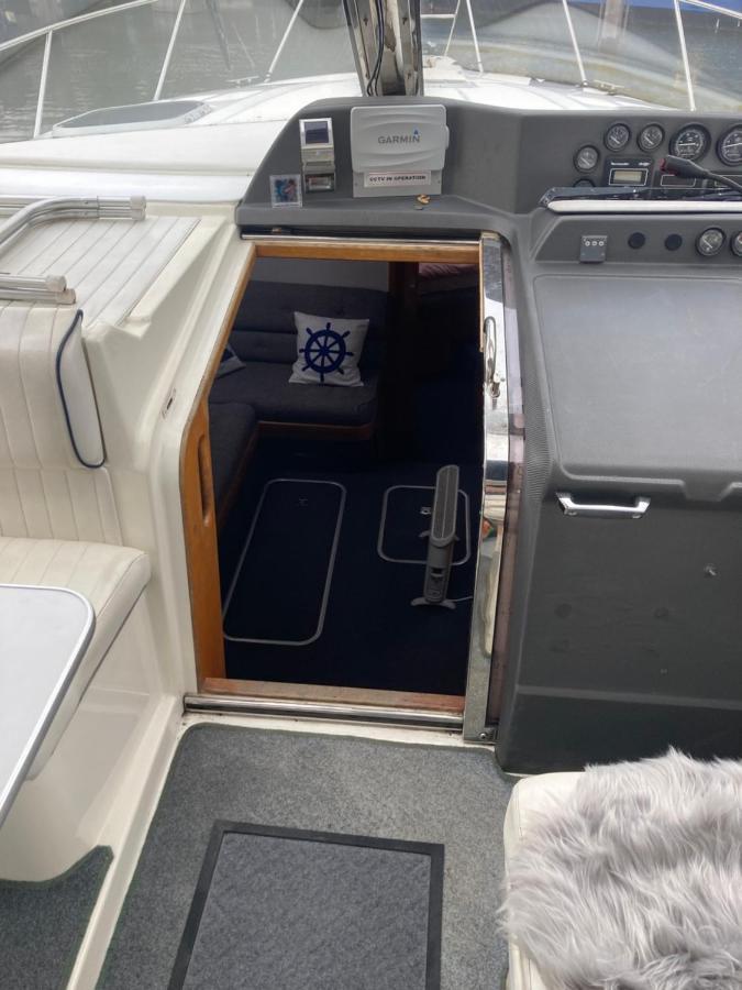 Luxury Boat Hotell Chertsey Exteriör bild