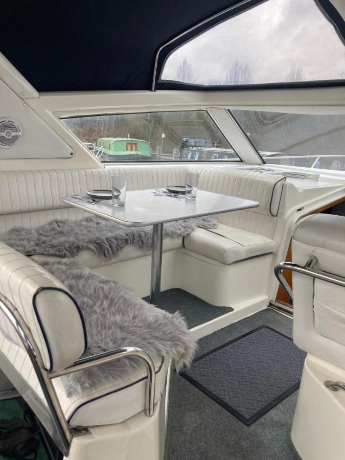 Luxury Boat Hotell Chertsey Exteriör bild